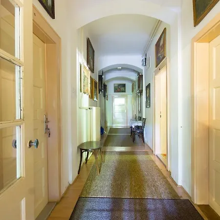 Bendeguz לינה וארוחת בוקר *