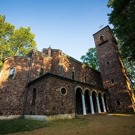 Bendeguz לינה וארוחת בוקר *